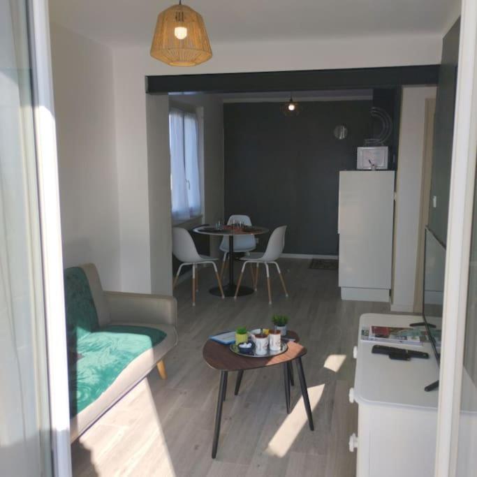 Appartement Verdoyant Au Bord Du Lac Leman Entre Evian Et Thonon Dans Une Villa Publier Exterior foto